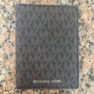Michael Kors Hudson Logo Bi-Fold Card Case. NWOT